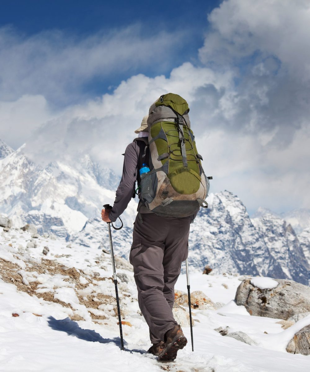 hike in himalaya bnzlzs5.jpg