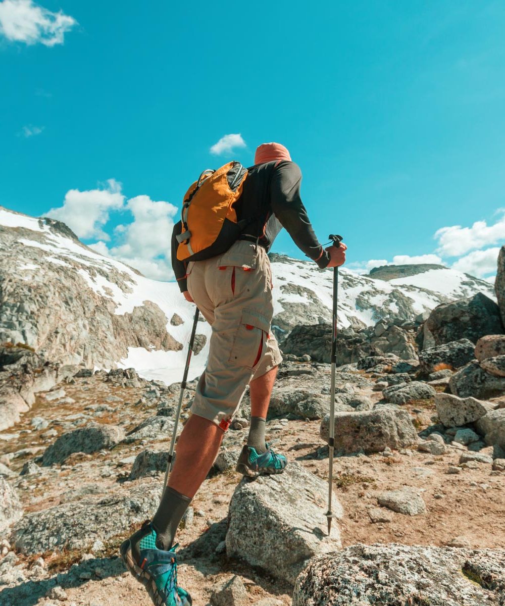 hike in mountains d7t74kx.jpg